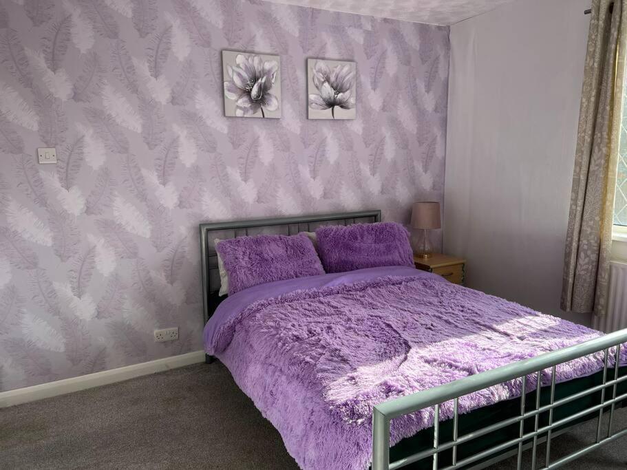 Treetops - Sleeps 8 Entire House Private Parking Close To Town Centre And Stadium Wigan Exterior photo