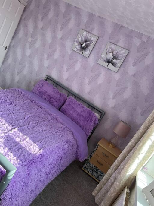 Treetops - Sleeps 8 Entire House Private Parking Close To Town Centre And Stadium Wigan Exterior photo